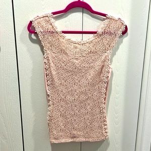 Express lace tee